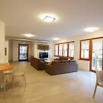 Villaggio Delle Alpi 프레셍디디에